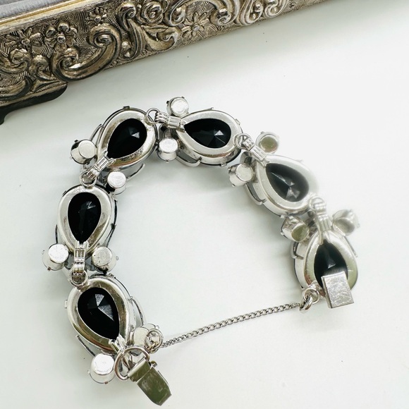 Vintage Blue Rhinestone Crystal Bracelet - Picture 14 of 17